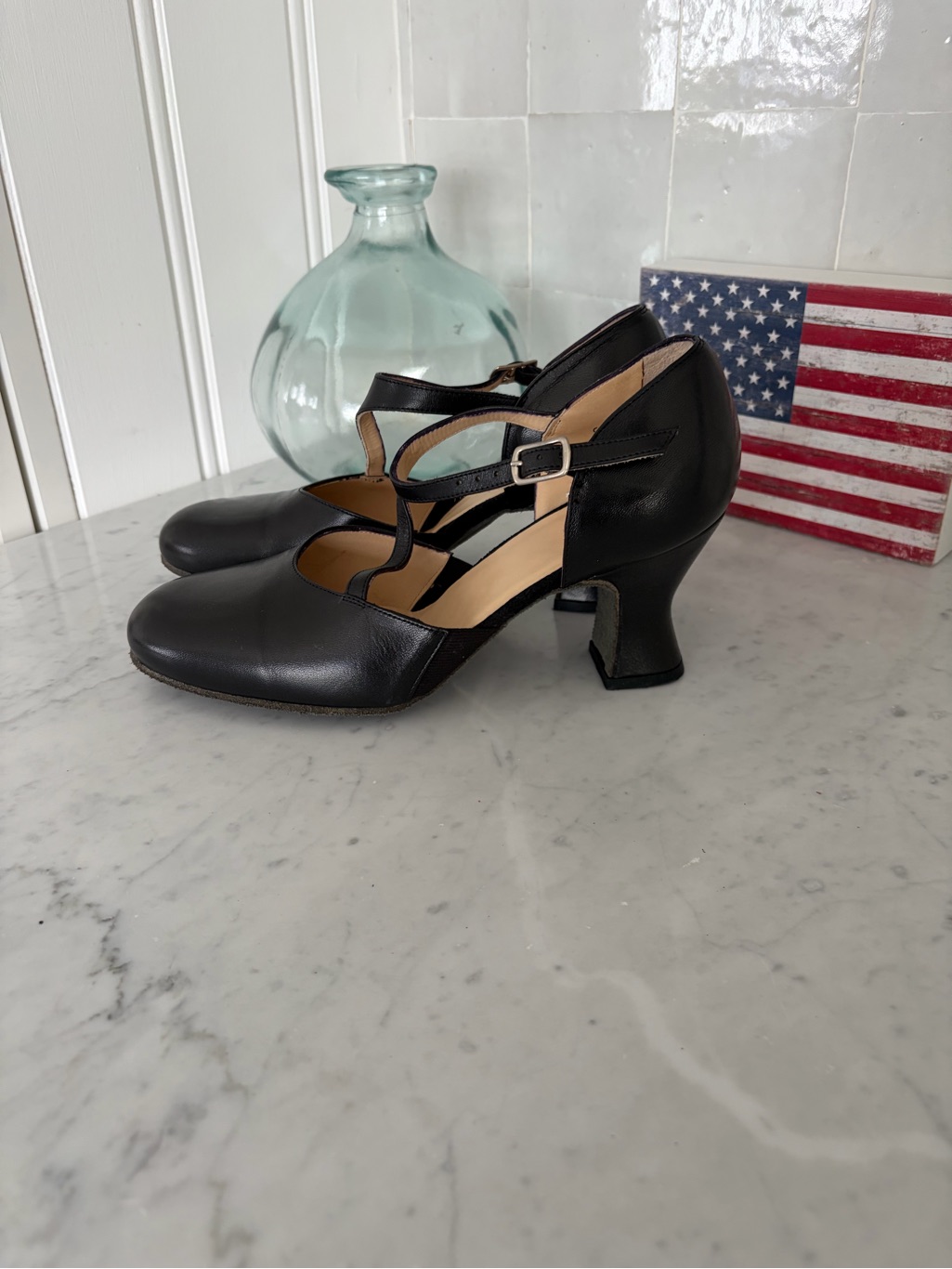 Laduca Cherie 2.5 Heel Nwt Suede Sole